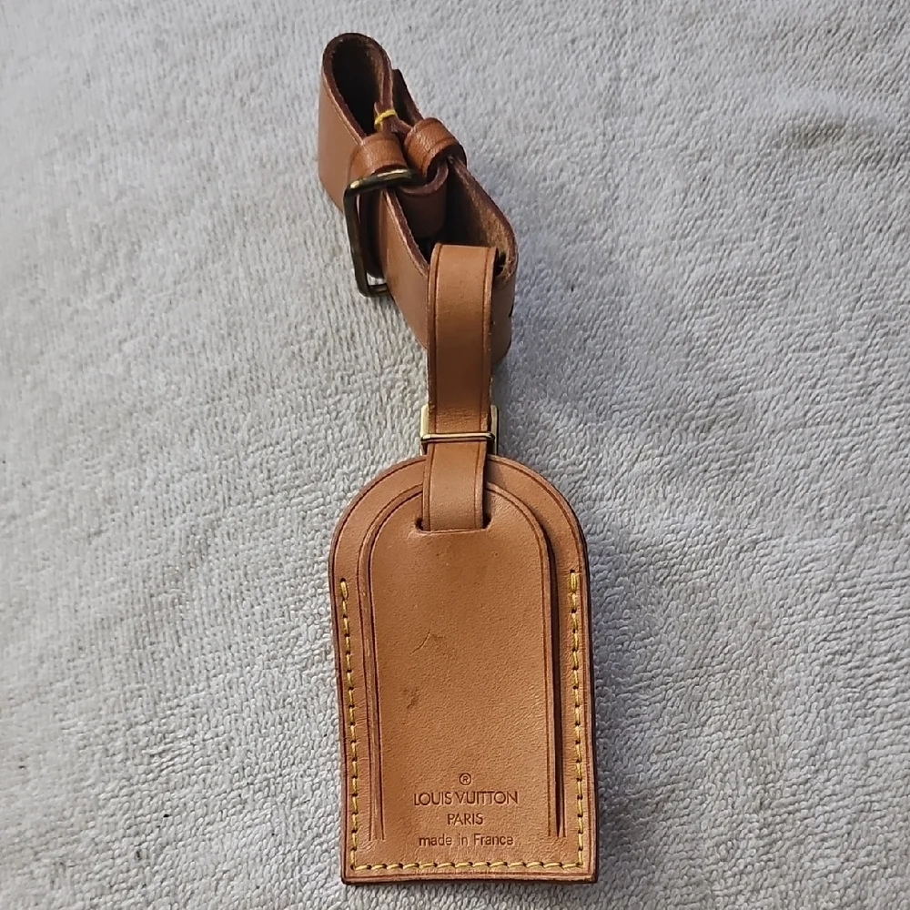 Louis Vuitton - Vachetta Luggage Tag & Poignet - Tan Leather Accessory